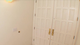 Секс бабы в пеньюаре со спортивным парнем